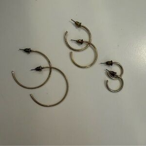 Madewell Gold Hoop Earrings Set with Graduated Sizes